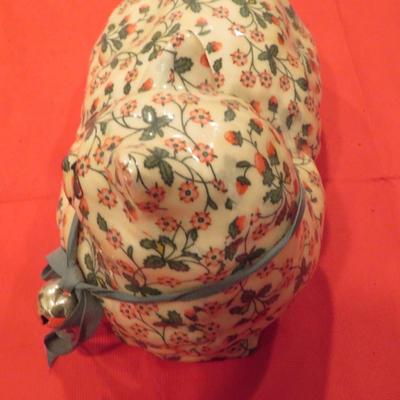 CHARMING PORCELAIN FLORAL PATCHWORK DESIGN CAT FIGURINE