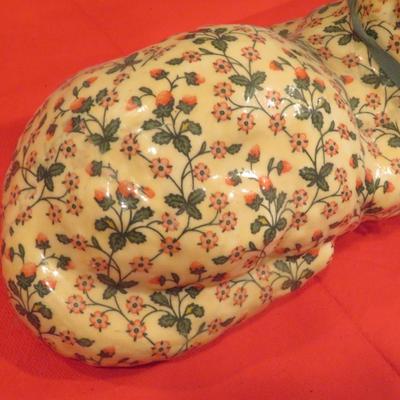CHARMING PORCELAIN FLORAL PATCHWORK DESIGN CAT FIGURINE