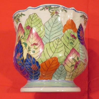 Gumps vase made in Hong Kong for quality Imports