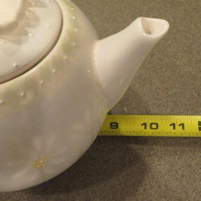 Block Basics Deb Mores LOVES ME Daisy Flowers Tea Pot With Box 1999
