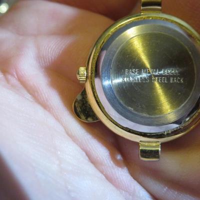 Estate Jewelry Wrist Watch Lot of 13 - Some Need Battery - Some Need repair.