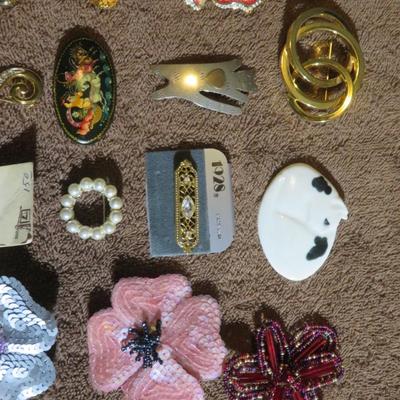 Estate Jewelry Lot of Brooches -