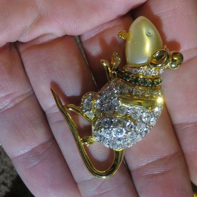 Estate Jewelry Lot of Brooches -