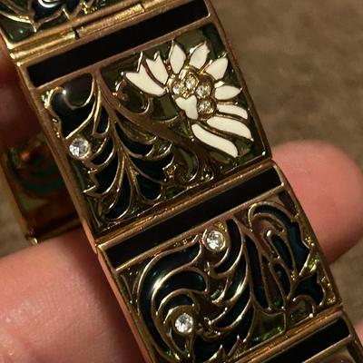 Joan Rivers collection, estate jewelry lot, eight pieces all Joan Rivers jewelry