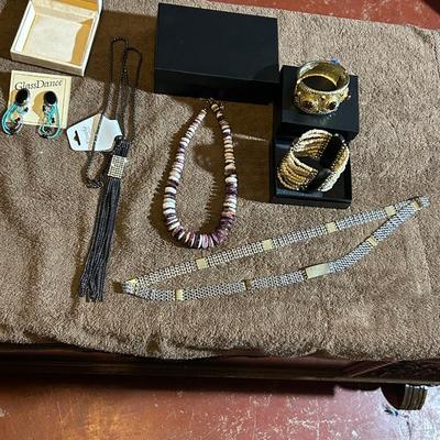 Mix a lot of estate jewelry. Necklaces, belt, earrings, bracelets.
