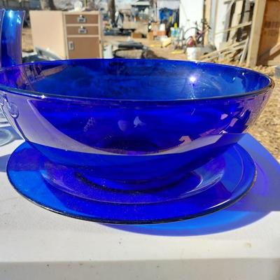 BLUE GLASS SERVING BOWL AND DRINKING GLASSES