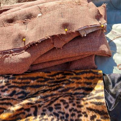 MATERIAL IN PRINTS AND NATURAL COLORS