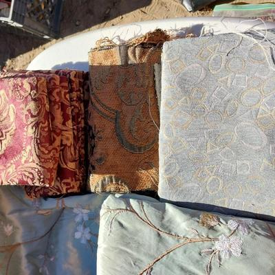 MATERIAL IN PRINTS AND NATURAL COLORS
