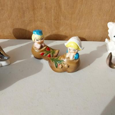 VINTAGE SALT & PEPPER SHAKERS