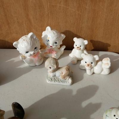 VINTAGE SALT & PEPPER SHAKERS BEARS & KITTIES AND SMALL PRECIOUS MOMENT FIGURINE