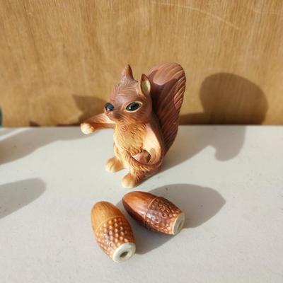 VINTAGE SALT & PEPPER SHAKERS -SQUIRRELS