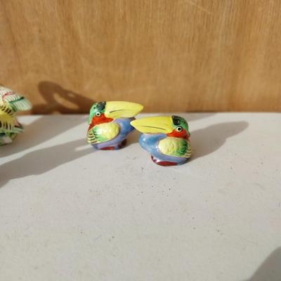 VINTAGE SALT & PEPPER SHAKERS- FOR THE BIRDS