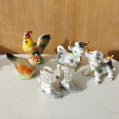COWS-CHICKENS-COWBOY BOOTS VINTAGE SALT & PEPPER SHAKERS