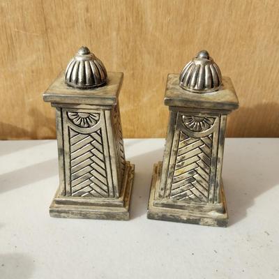 THREE SETS VINTAGE SALT & PEPPER SHAKERS