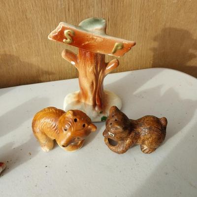 VINTAGE SALT & PEPPER SHAKERS
