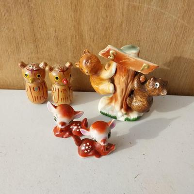 VINTAGE SALT & PEPPER SHAKERS