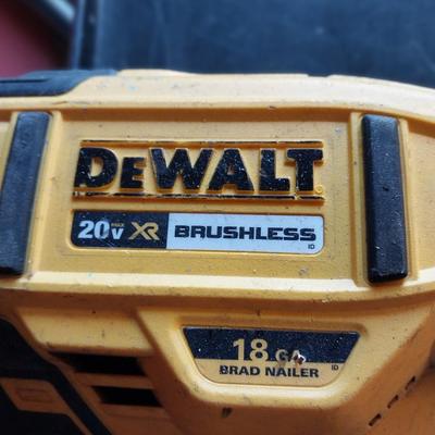 DEWALT 20V BRAD NAILER