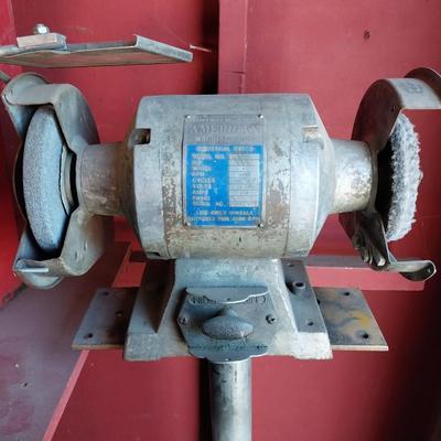 AMERICAN GRINDER ON STAND
