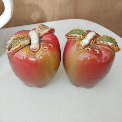 LIDED GRAVEY SERVER AND APPLE SALT & PEPPER SHAKERS