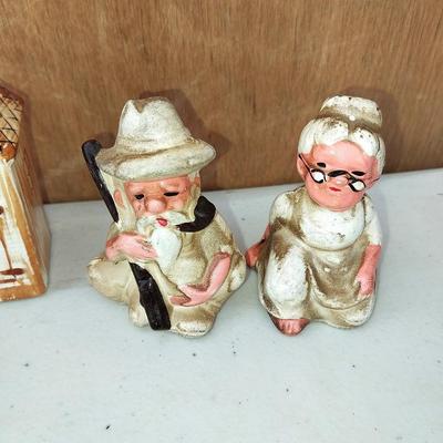 VINTAGE SALT & PEPPER SHAKERS