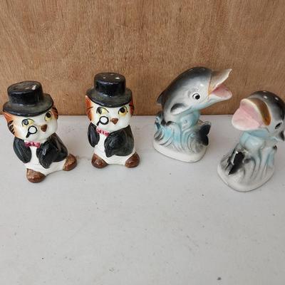 VINTAGE SALT & PEPPER SHAKERS