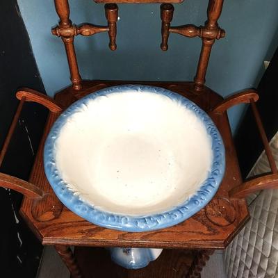 VINTAGE WASH STAND WITH IRONSTONE POTTERY
