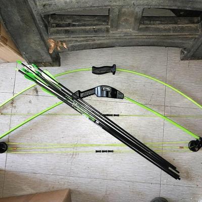 SPARK BOW AND ARROWS