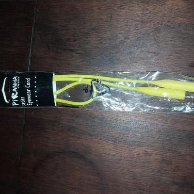 NEW SUNGLASSES WITH TAGS AND EYEWARE CORD