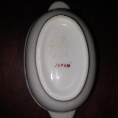 MINITURE PORCELAIN TEASET PIECES