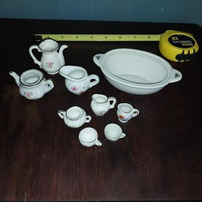 MINITURE PORCELAIN TEASET PIECES