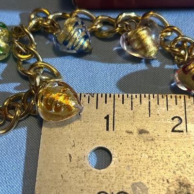 Vintage Jewelry Bracelet Gold Tone CHUNKY Chain Art Glass Heart Dangle B