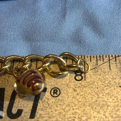 Vintage Jewelry Bracelet Gold Tone CHUNKY Chain Art Glass Heart Dangle B