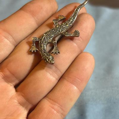 Sterling silver gecko / salamander pin brooch with Marcasite stones