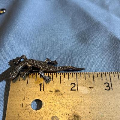 Sterling silver gecko / salamander pin brooch with Marcasite stones