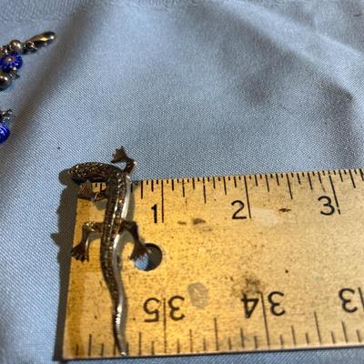 Sterling silver gecko / salamander pin brooch with Marcasite stones