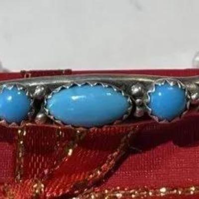 Vintage Native American Solid Sterling Silver Turquoise Cuff Bracelet in VG Preowned Condition.