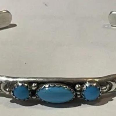 Vintage Native American Solid Sterling Silver Turquoise Cuff Bracelet in VG Preowned Condition.