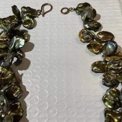 Vintage Chunky Abalone 18" Necklace in VG Preowned Condition.