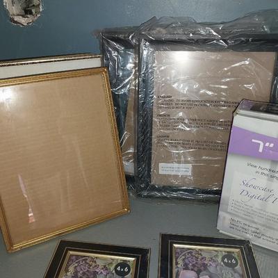 NEW PHOTO FRAMES INCLUDES DIGITAL LIGHTED FRAME