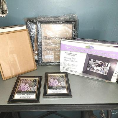 NEW PHOTO FRAMES INCLUDES DIGITAL LIGHTED FRAME