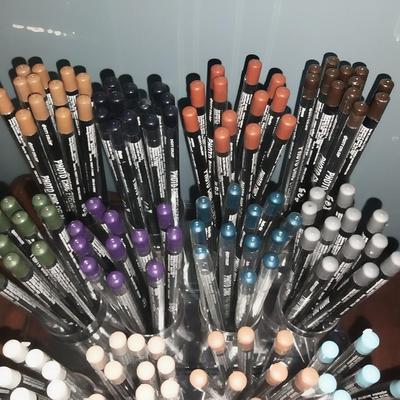 NEW CITY COLOR EYELINER WITH DISPLAY