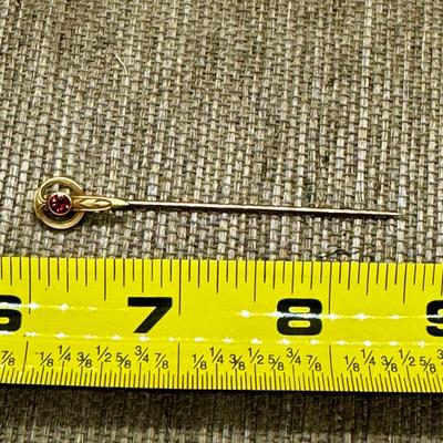 LOT 16 - Art Deco 14K Gold Stick Pin