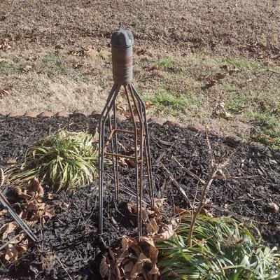 Set of Three Metal Graduated Height Garden Topiary Stands