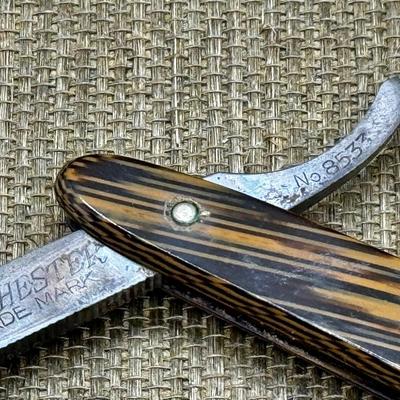 LOT 21 - Winchester Vintage Straight Razor No 8533 w/ Box