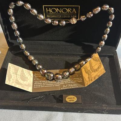 HONORA FRESHWATER PEARL NECKLACE WITH 14k GOLD CLASP