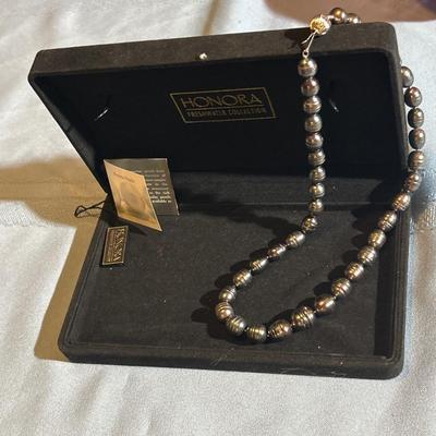 HONORA FRESHWATER PEARL NECKLACE WITH 14k GOLD CLASP