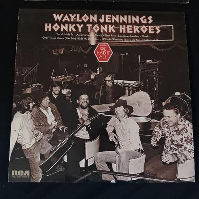 Waylon Jennings = Willie Nelson - Vinyl Record Albums LP Record - Thow Outlaws - Honky Tonk Heros!