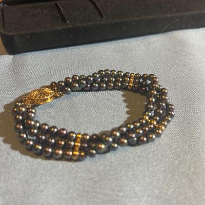 14K Yellow Gold Iridescent Pearl Bracelet Triple Strand w/Fancy Clasp Excellent