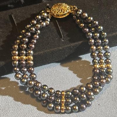 14K Yellow Gold Iridescent Pearl Bracelet Triple Strand w/Fancy Clasp Excellent