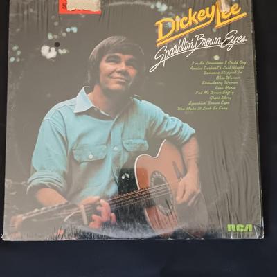 Dicky Lee -Vinyl Record Albums LP Record Trio